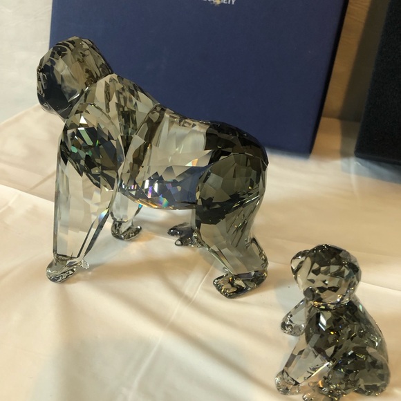 Swarovski Gorillas Endangered Wildlife series Parent & baby original box and COA - Picture 4 of 10